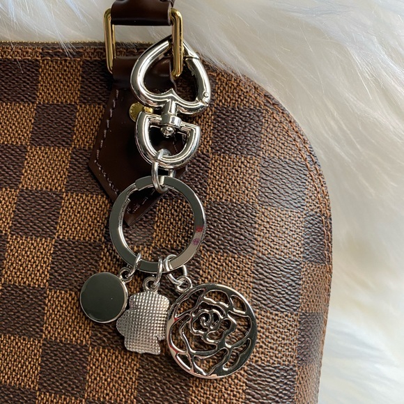 Camellia Silver Flower Keychain bag charm - Picture 2 of 3